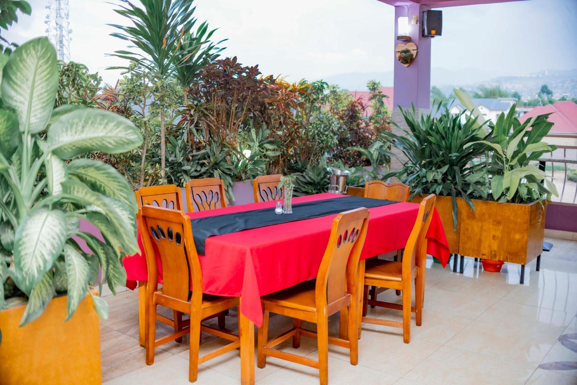 Tigers'S Apartment Hotel Bujumbura Exterior photo